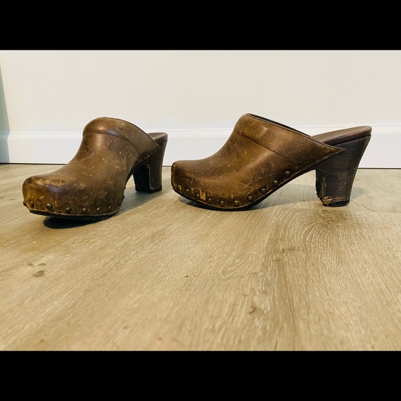 Clogs - Picture 3 of 5